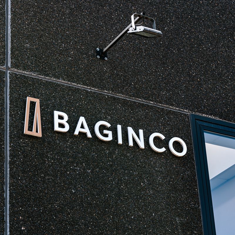 Het Baginco logo op de gevel